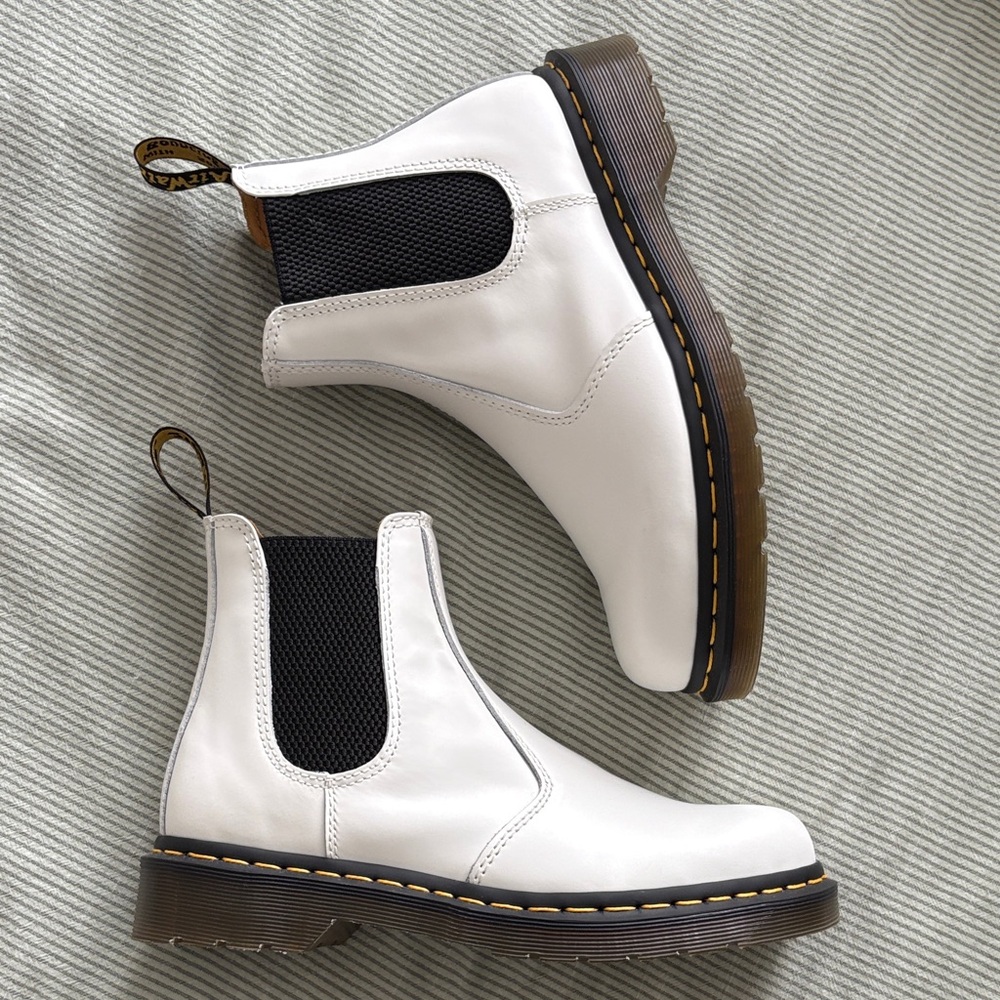 Dr Martens 2976 Yellow Stitch Smooth Leather Chelsea Boots Size 7 - Picture 4 of 5